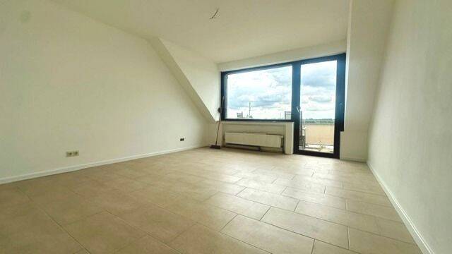 Charmantes Wohnen im Dachgeschoss – 2-Zimmer-Wohnung mit Balkon, 47551 Bedburg-Hau