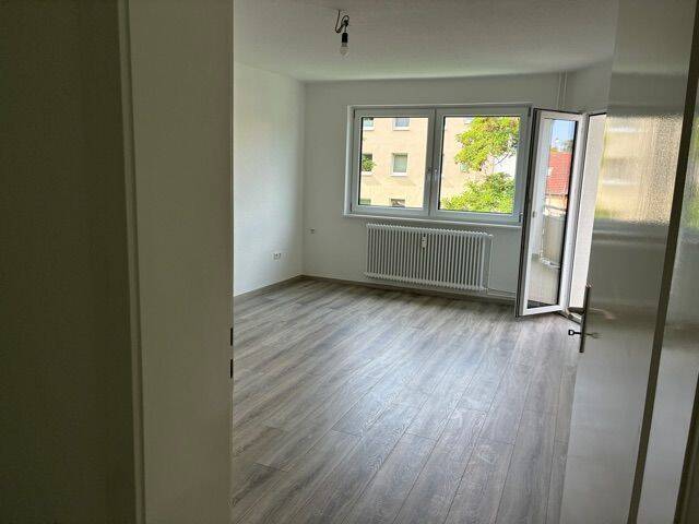 Stadtflair pur – sanierte 3 Zimmer Wohnung zu sofort bezugsfertig, 38226 Salzgitter (Lebenstedt)