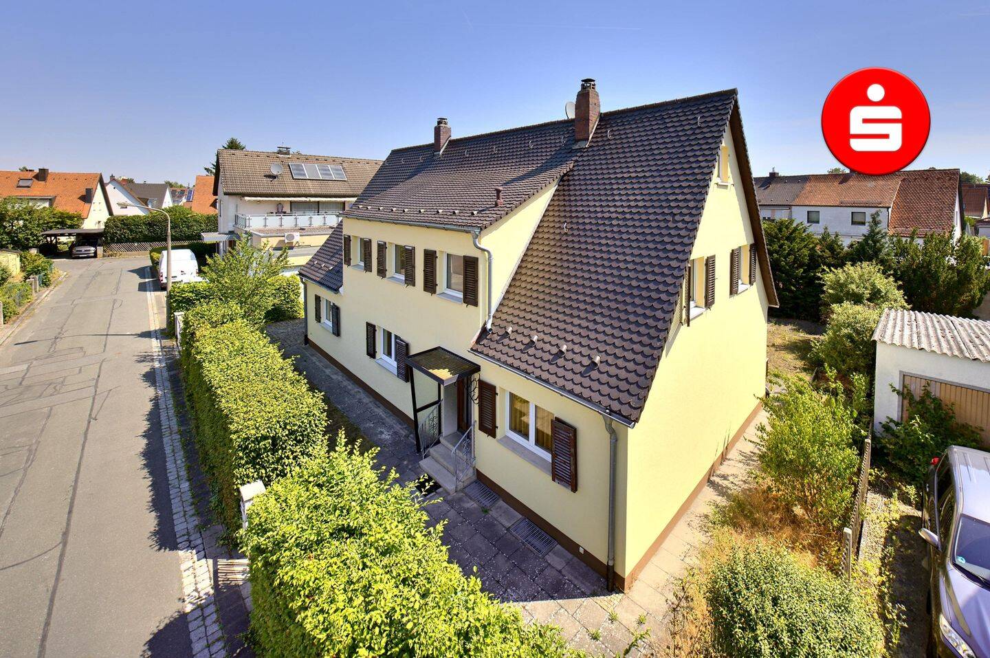 Zweifamilienhaus mit Potenzial in Nürnberg/Falkenheim!, 90469 Nürnberg (Falkenheim Gartenstadt Kettelersiedlung Langwasser Rangierbahnhof)