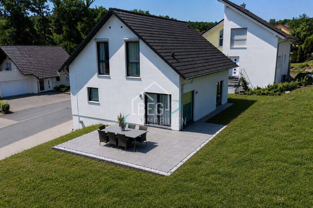 Modernes Familienglück – Freistehendes Einfamilienhaus mit Garten & Wärmepumpe, 74670 Forchtenberg