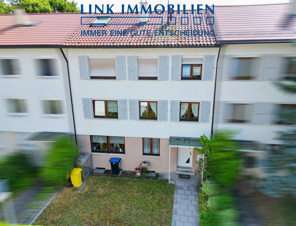 Gepflegtes Dreifamilienhaus in begehrter Lage von Fellbach, 70734 Fellbach