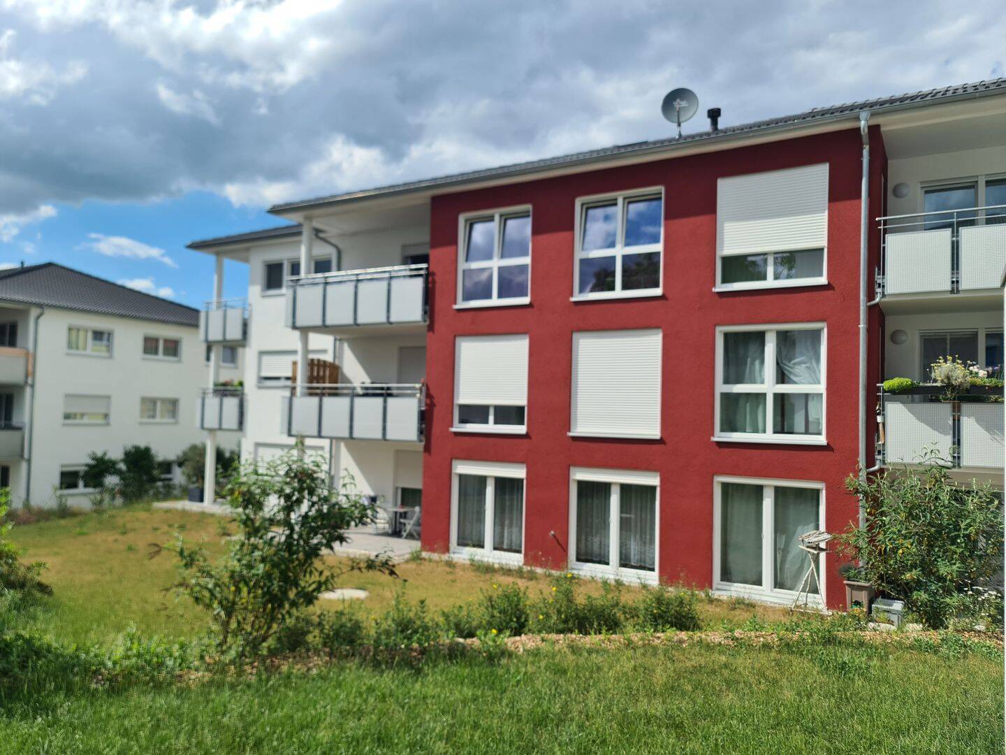 Einziehen und wohlfühlen – moderne 2-Zimmer-Wohnung mit Terrasse, Garage und Wallbox, 97215 Uffenheim