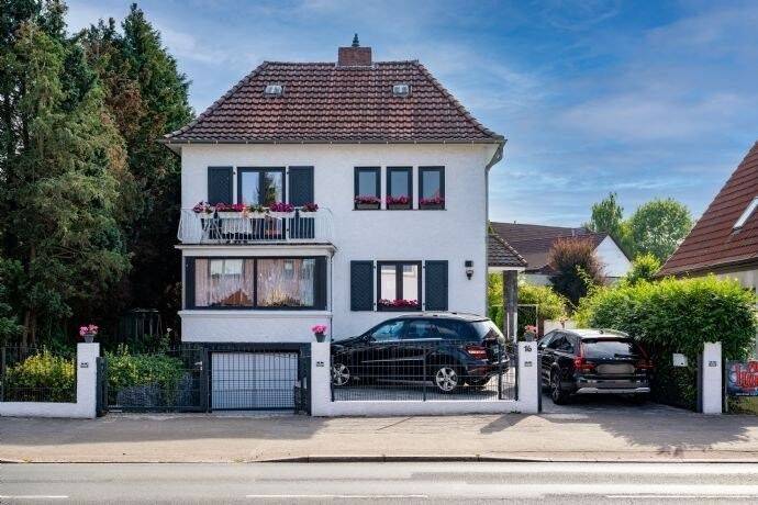 Stadthaus in Delmenhorst mit Garage und herrlichem Garten, 27749 Delmenhorst (Düsternort Mitte Schafkoven/Donneresch Stickgras/Annenriede)
