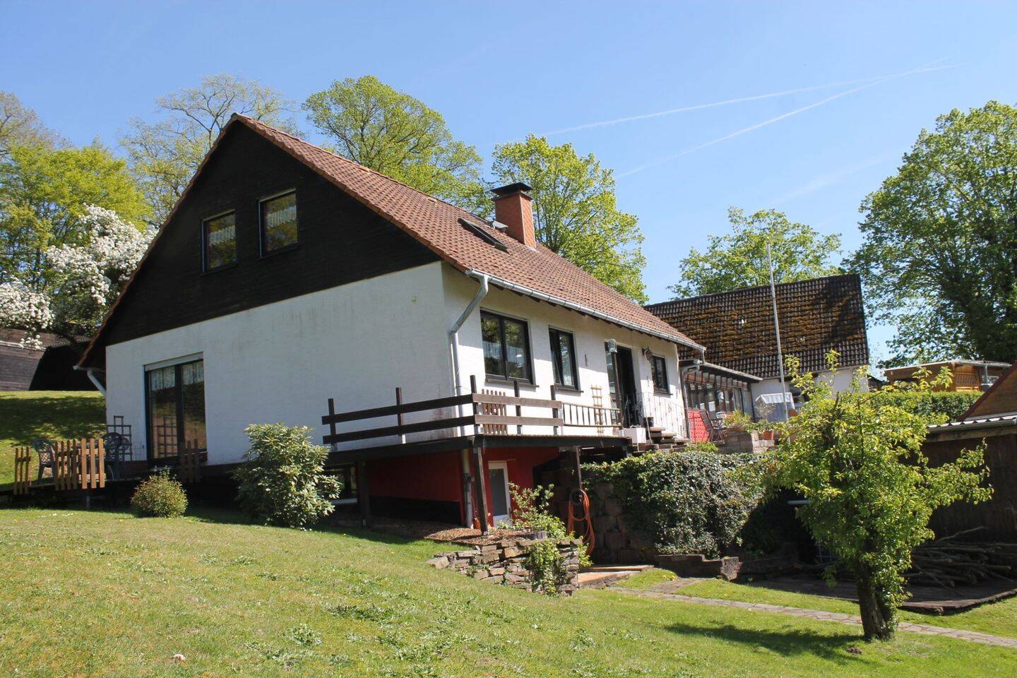 Provisionsfrei : Seltene Gelegenheit – Haupthaus + Altbau auf 4.930 m² Grundstück, 34385 Bad Karlshafen