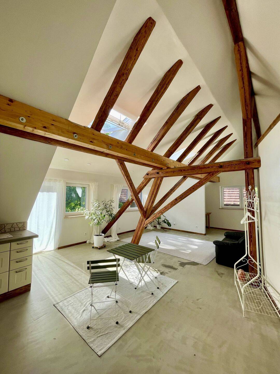 Moderne und helle 2-Zimmer-Wohnung mit Stellplatz – Auf Wunsch möbliert, 74420 Oberrot
