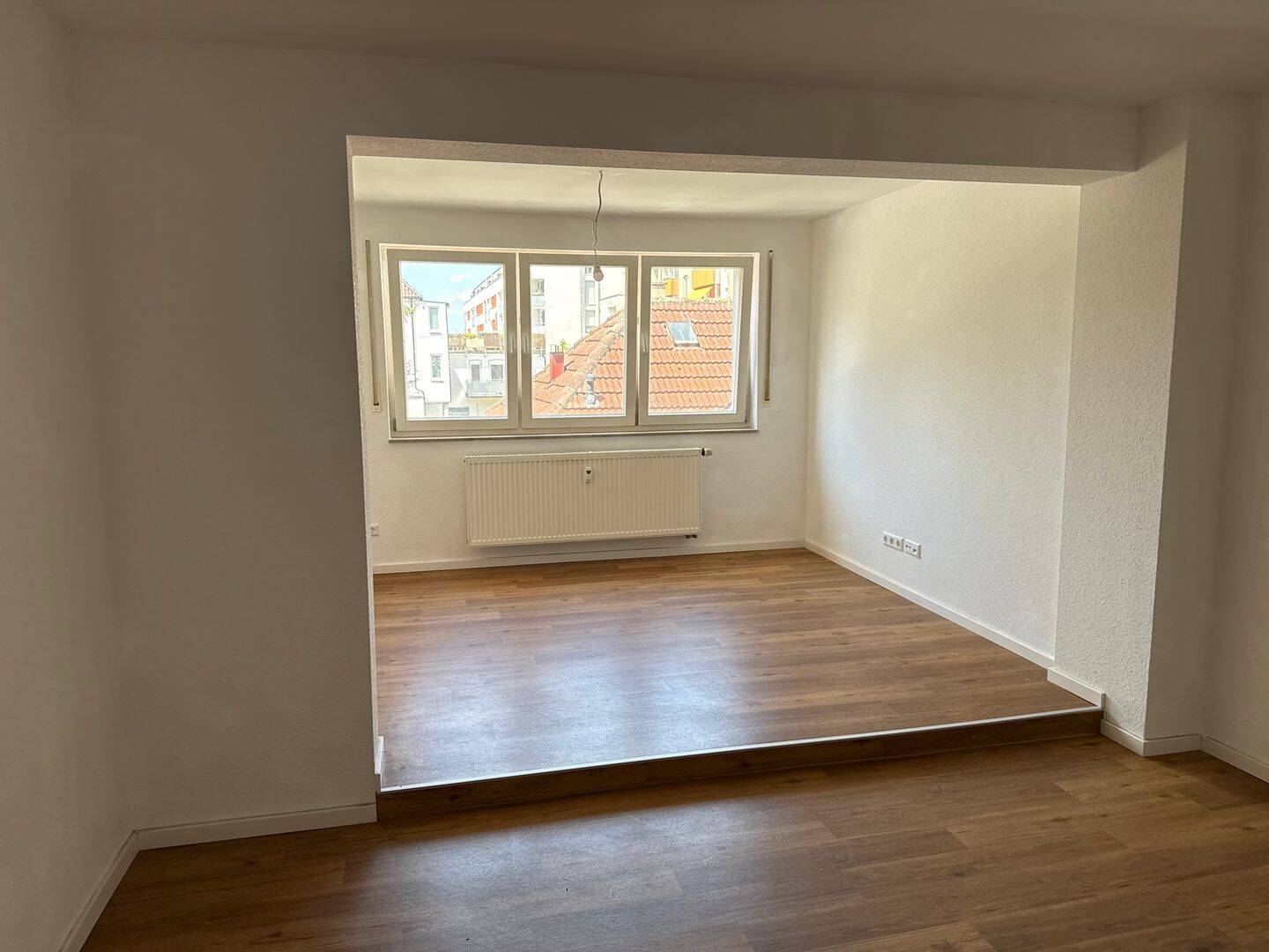 ~PERFEKT: Sehr schöne, tolle 2-Zi.-Wohnung mit zwei Balkonen in zentraler Lage in S-Wangen~, 70327 Stuttgart