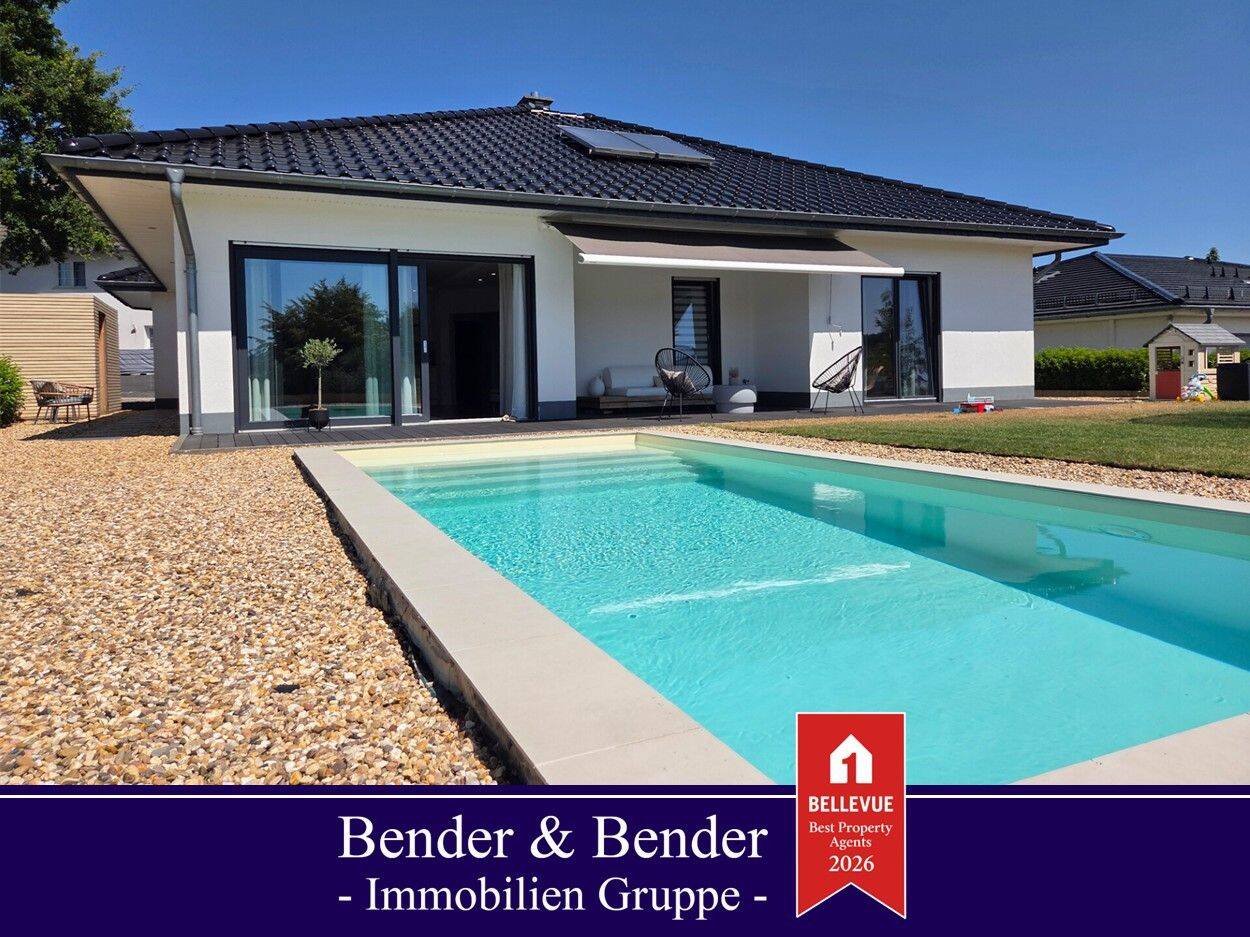 Modernes Wohnen auf einer Ebene mit Garage, Pool & unverbaubarer Aussicht – stilvoll, hochwertig, naturnah!, 57610 Almersbach