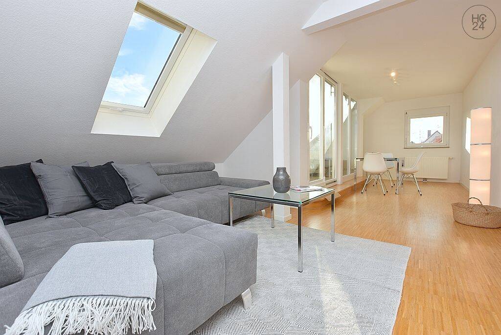 Modern möblierte Wohnung mit Loggia in Stuttgart Degerloch