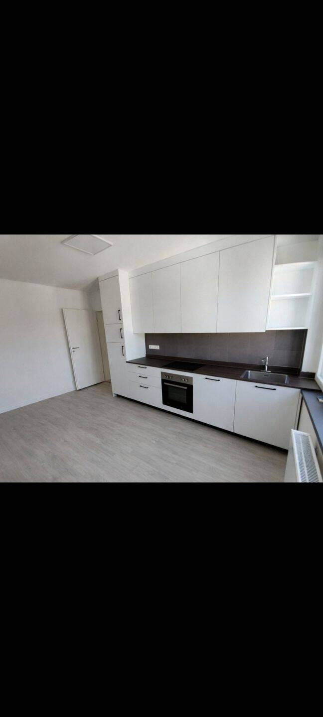 Frisch renovierte 2,5 Zimmer Wohnung mit vollwertiger Einbauküche, 78054 Villingen-Schwenningen