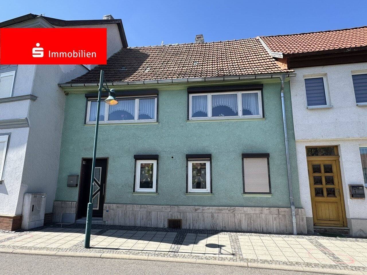 Reihenmittelhaus mit großer Garage und Hof, 99885 Ohrdruf