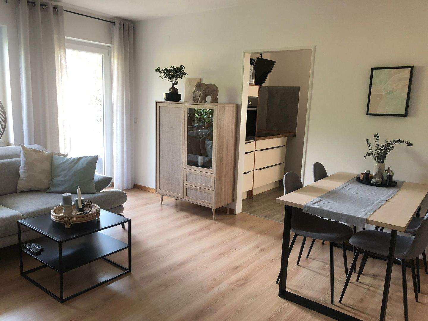 freundliche 2-Zi. EG-Whg. mit Terrasse/Garten + Carport für max. 1 Person, 93309 Kelheim
