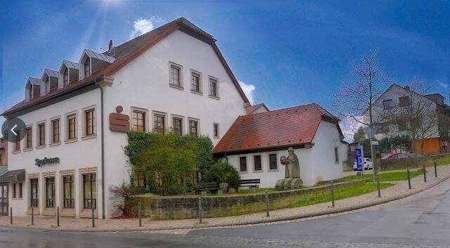 Gepflegte 4 Zimmer-Dachgeschosswohnung in zentraler Lage von Ebelsbach – sofort frei, 97500 Ebelsbach