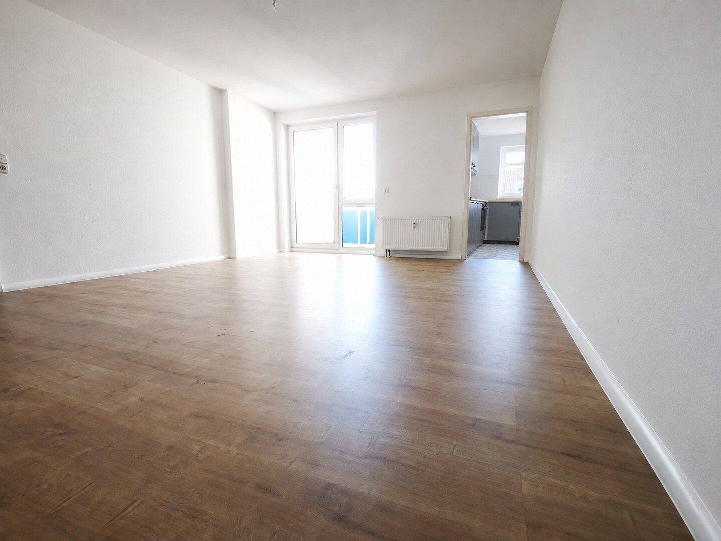 Moderne 3-Zimmer-Wohnung mit neuer Einbauküche, Loggia & Tiefgaragenstellplatz in Schlosschemnitz, 9113 Chemnitz