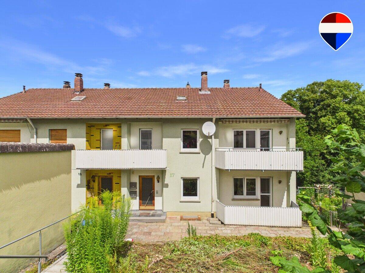 Doppelhaushälfte mit 2 Wohnungen und 2 Garagen und Garten., 97453 Schonungen