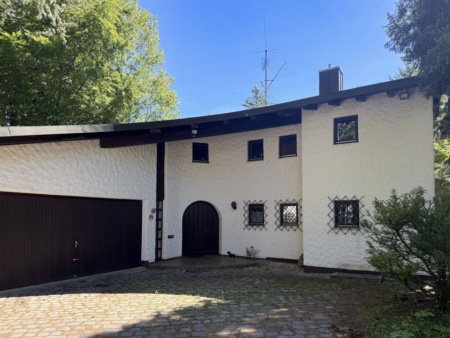 Landhausvilla in traumhafter Lage – Großzügiges Anwesen mit viel Potenzial, 82067 Schäftlarn
