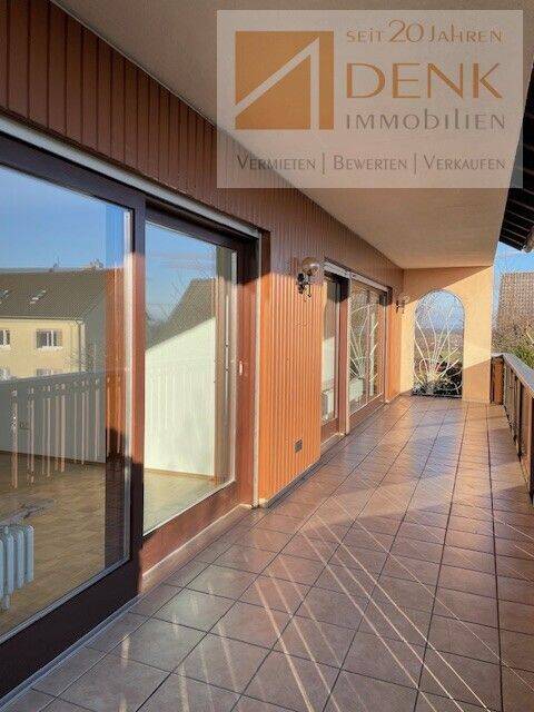 Familienglück garantiert – Großzügige 5-Zimmer- Wohnung mit Balkon in Buchbrunn, 97320 Buchbrunn