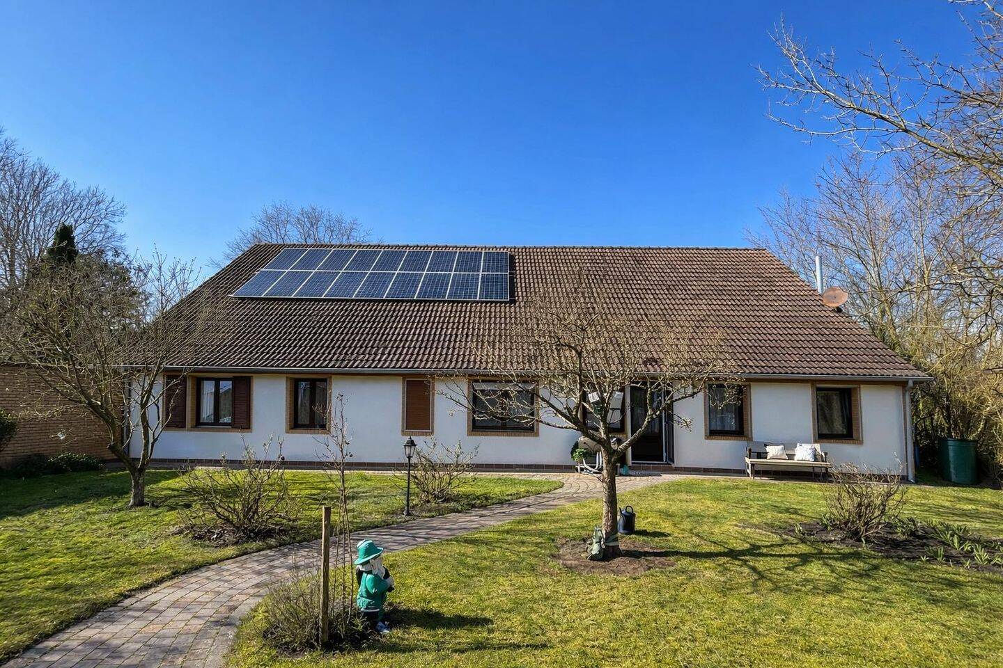 Natur vor der Tür, Qualität im Haus – Ihr Zweifamilienhaus in 550 m Entfernung zur Göhrde, 21369 Nahrendorf