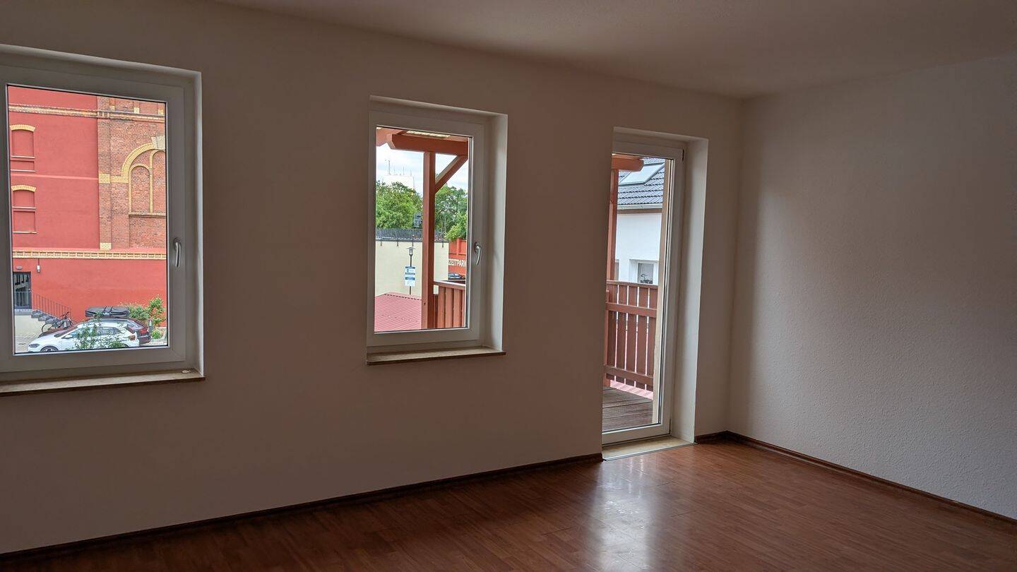 sanierte 2 Raummwohnung mit Balkon und Stellplatz zu vermieten, 99310 Arnstadt