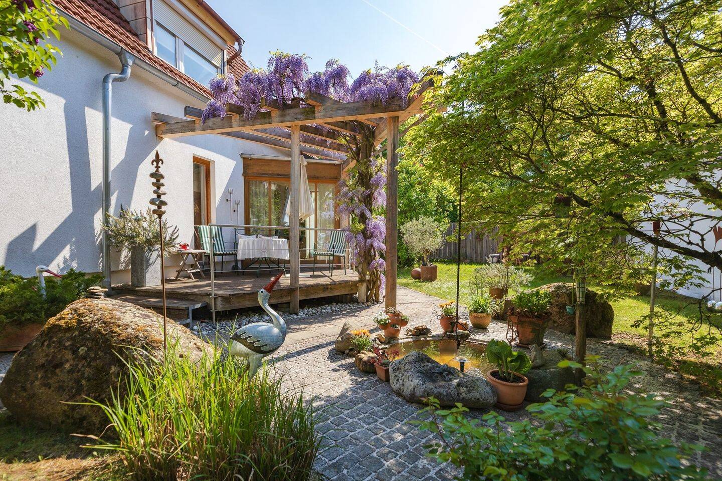 Charmantes Ein-/Zweifamilienhaus mit Gartenoase, 80939 München (Milbertshofen-Am Hart Schwabing-Freimann)