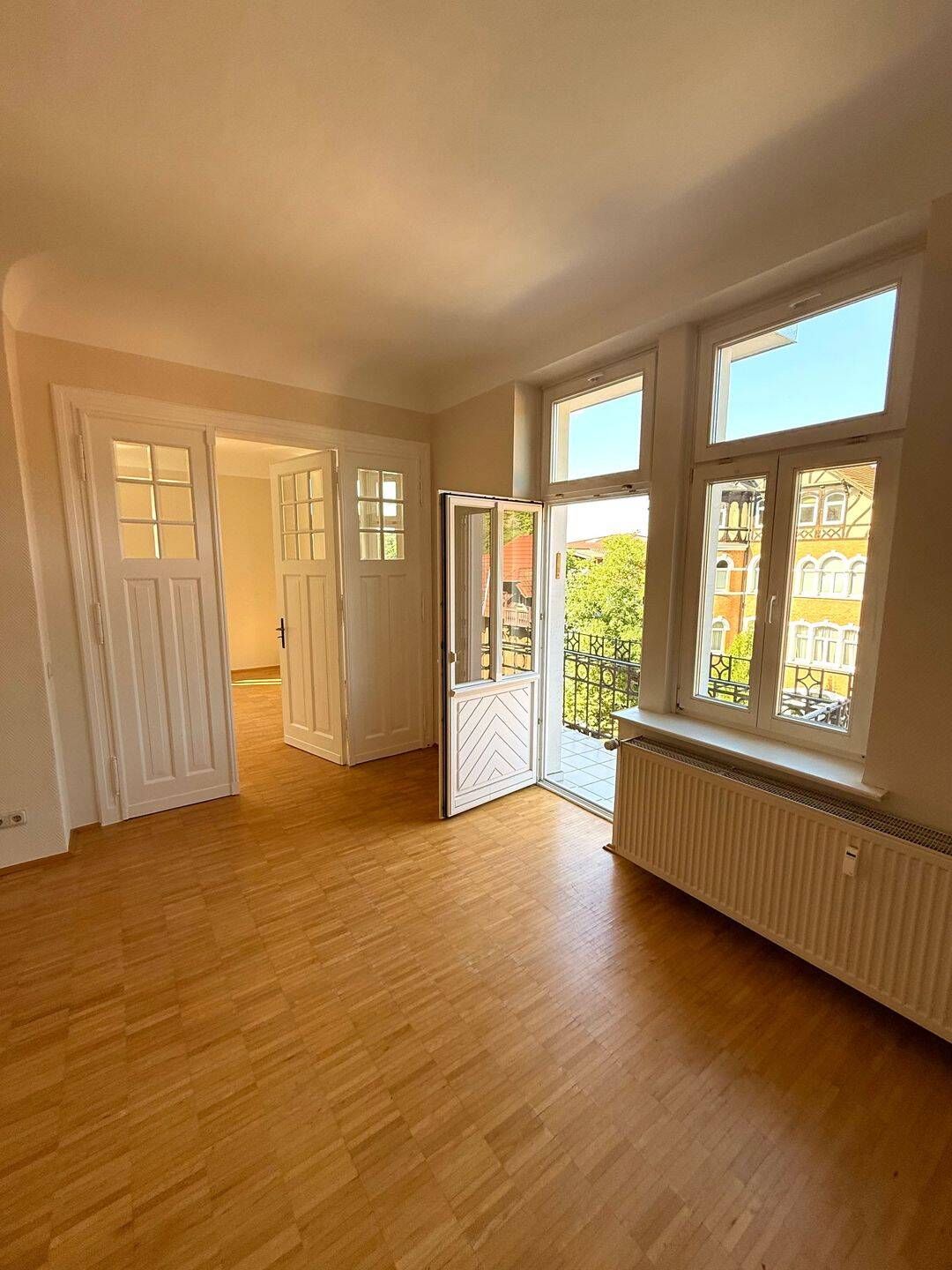 Helle 4-Zimmer Wohnung in Eisenach Südstadt | 2 Balkone | frisch renoviert, 99817 Eisenach