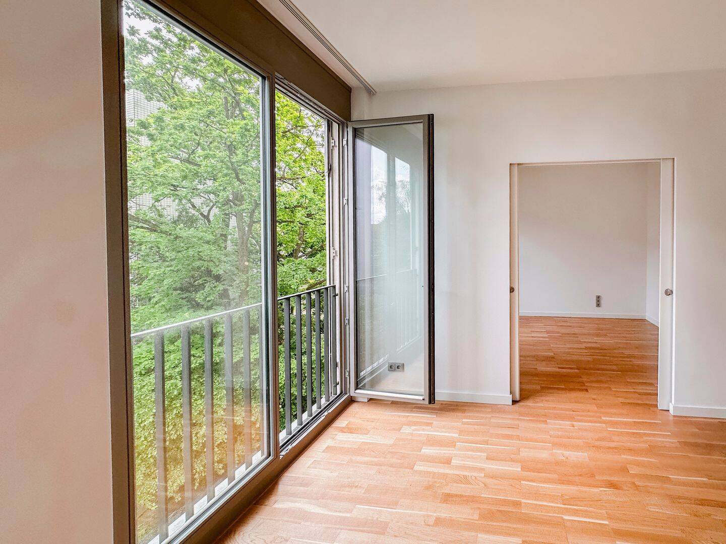 2-Raum Wohnung mit toller EBK, Blick ins Grüne in prime Projekt an der Spree, 10555 Berlin (Mitte Hansaviertel Moabit Tiergarten)