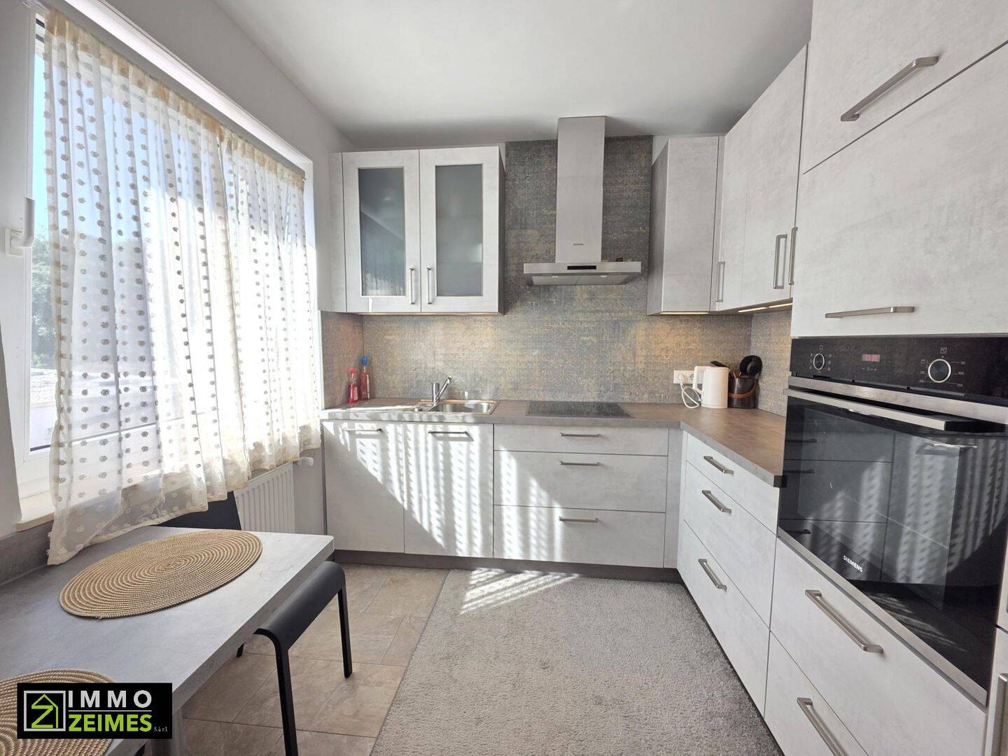 Kernsaniertes Studio mit Balkon und zwei Stellplätzen – Wohnen im Herzen von Bitburg, 54634 Bitburg