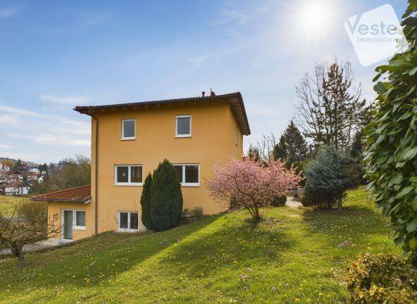 Toskana-Charme trifft Flexibilität – Haus mit Einliegerwohnung & Doppelgarage, 96450 Coburg