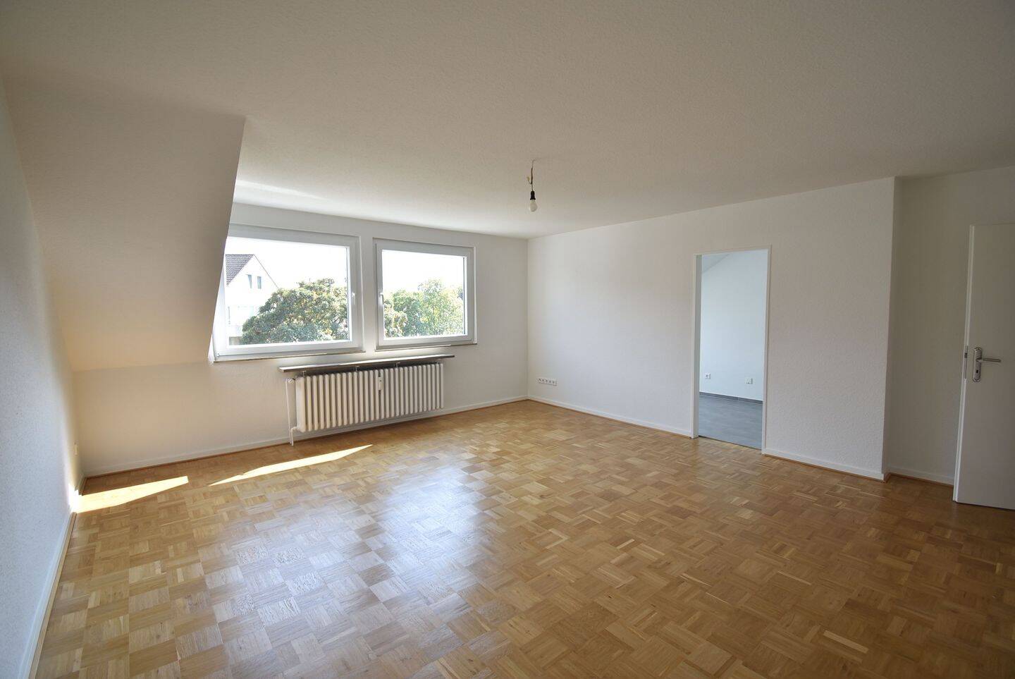 Ab sofort! Helle & moderne 3-Zi-Whg mit Aufzug, 40597 Düsseldorf (Benrath Hassels Urdenbach)