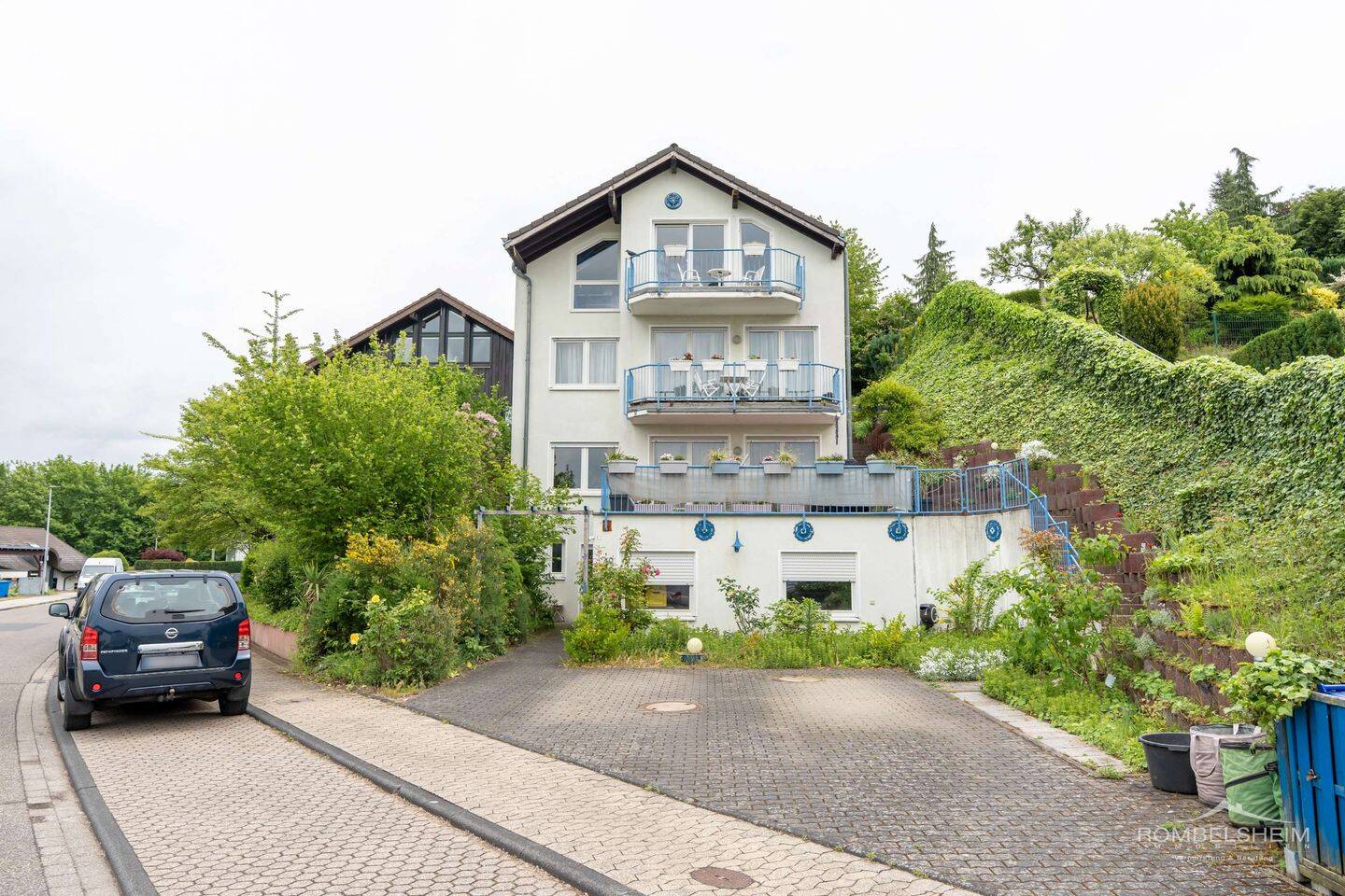 Zweifamilienhaus in Bestlage von Koblenz-Karthause, 56075 Koblenz (Karthause Mitte Oberwerth Stolzenfels Süd)