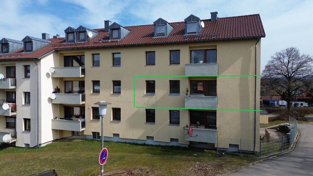 Zugreifen!! Bezugsfreie 4-Zimmer ETW mit Balkon im 1. OG, PKW-Garage, in Regen OT Bürgerholz, 94209 Regen