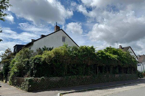 Ruhiges Reiheneckhaus mit Garage in Toplage von Eibach, 90451 Nürnberg (Eibach Hafen Maiach Reichelsdorf Röthenbach bei Schweinau)