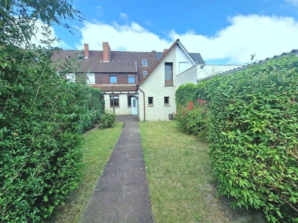 Arbergen: 6 Zimmer Reihenhaus mit S/W Garten, ca. 140 m² Wohn/Nutzfläche plus ausbaufähiger Dachboden, 28307 Bremen (Arbergen Mahndorf Osterholz)