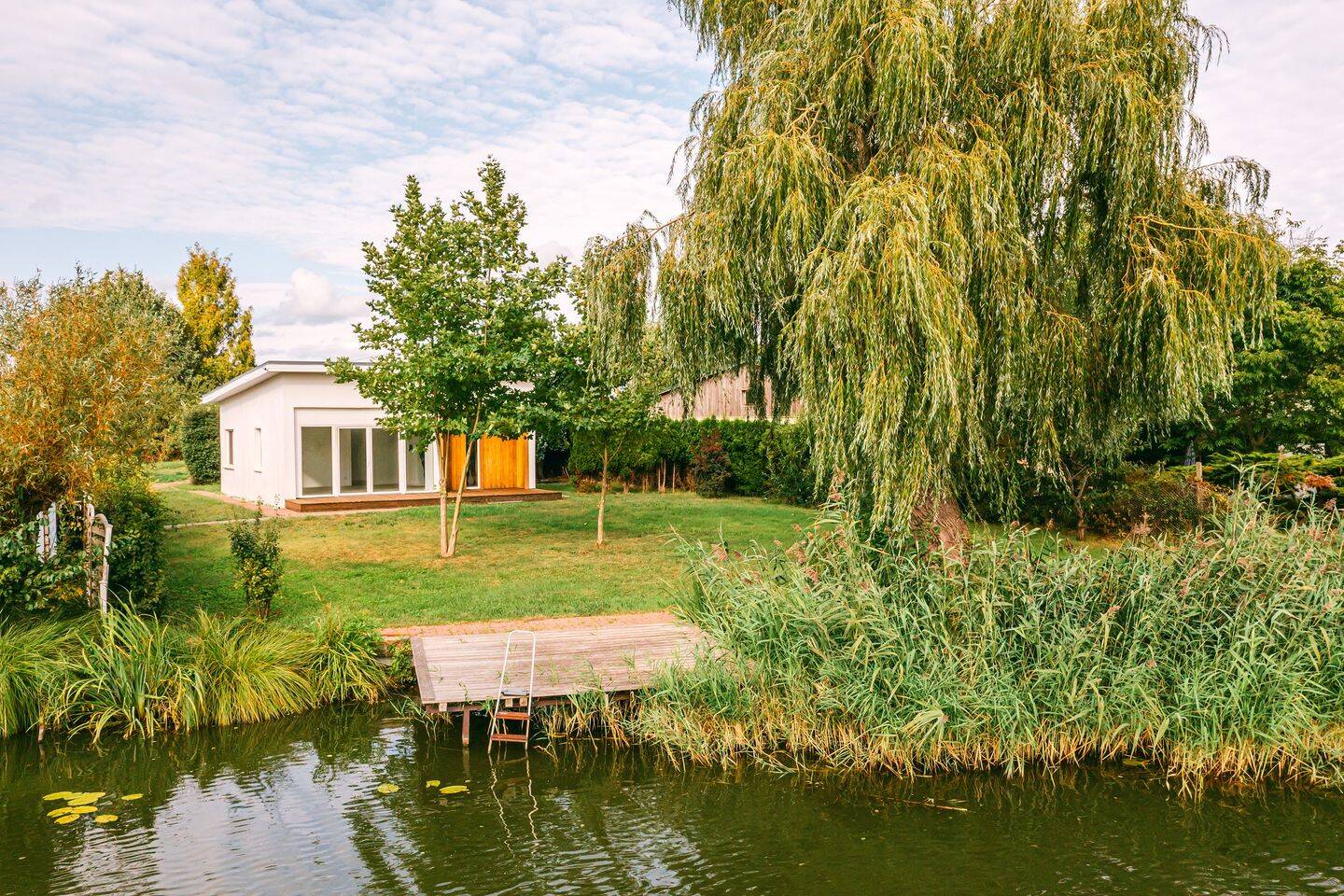 Idyllisches Wohnen an der Havel – Bungalow mit direktem Zugang zum Wasser, 14776 Brandenburg an der Havel