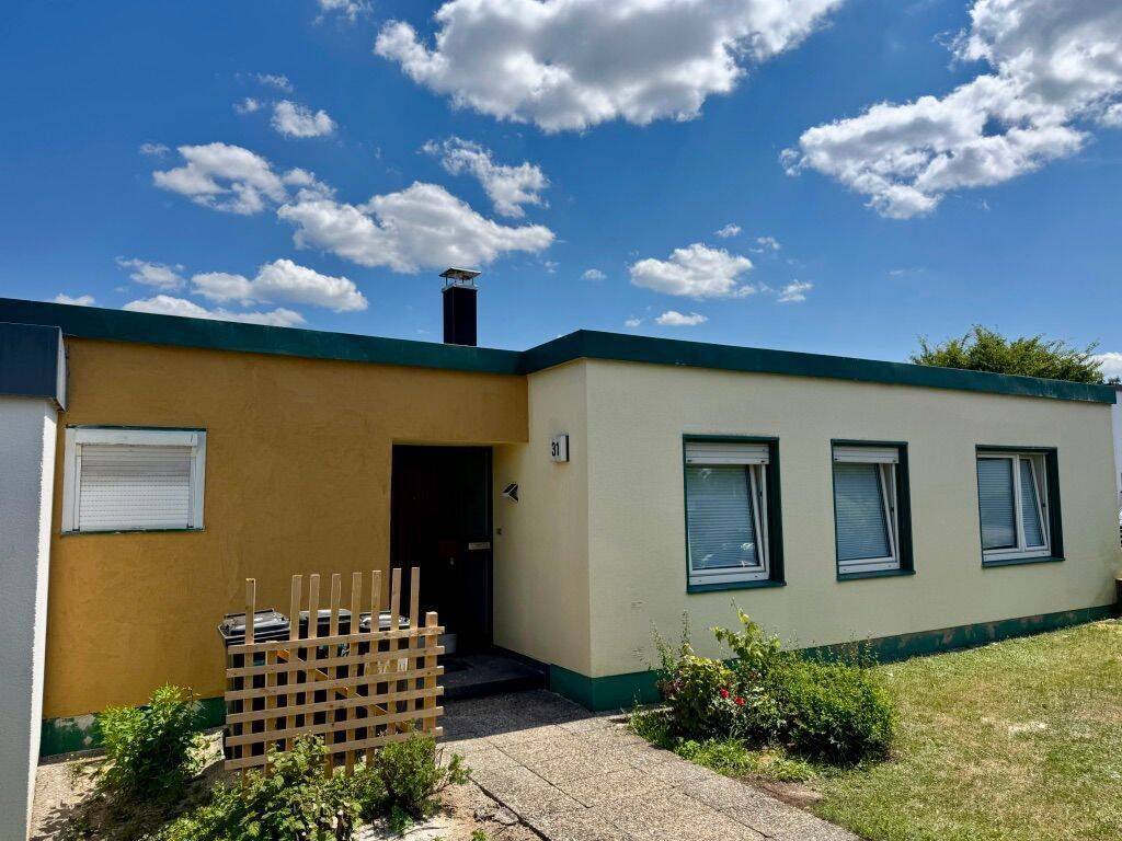 Reihenhaus-Bungalow in ruhiger, angenehmer und grüner Lage, 92224 Amberg