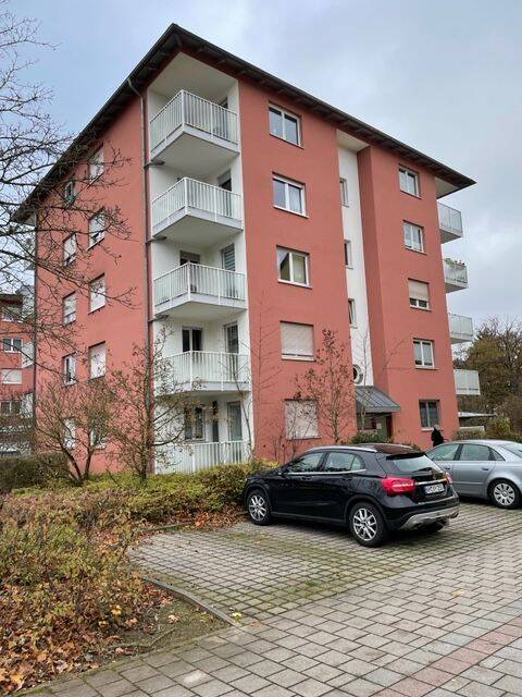 Großzügige 2 Zi-Wohnung mit Einbauküche und Balkon im 3. OG;, 92318 Neumarkt i.d. OPf.