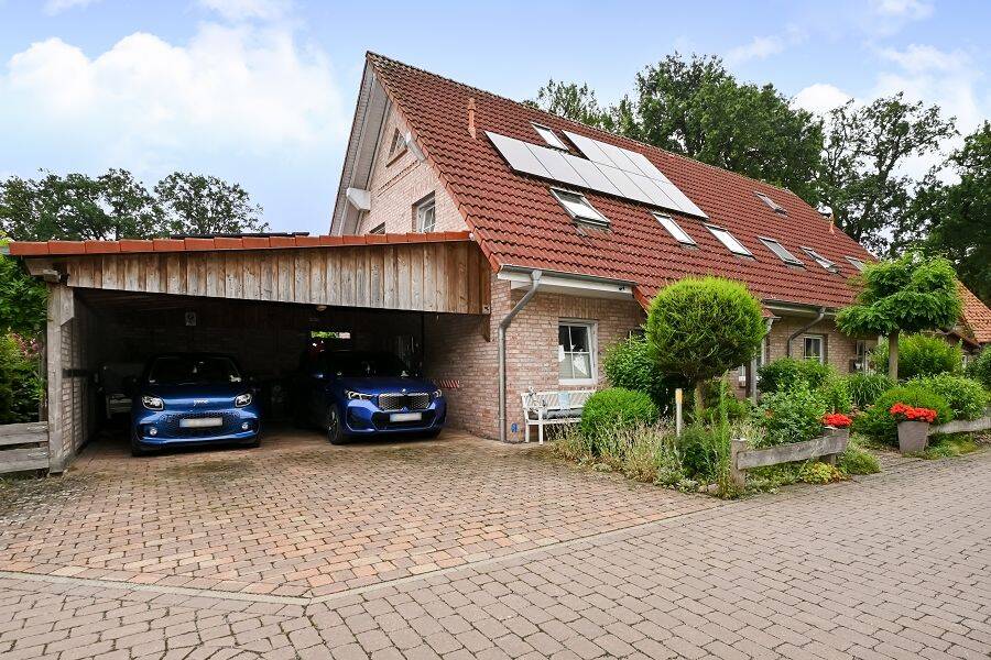 Traumhafte Doppelhaushälfte mit hochwertiger Fachwerk-Doppelgarage in Brelingen-Wedemark!, 30900 Wedemark