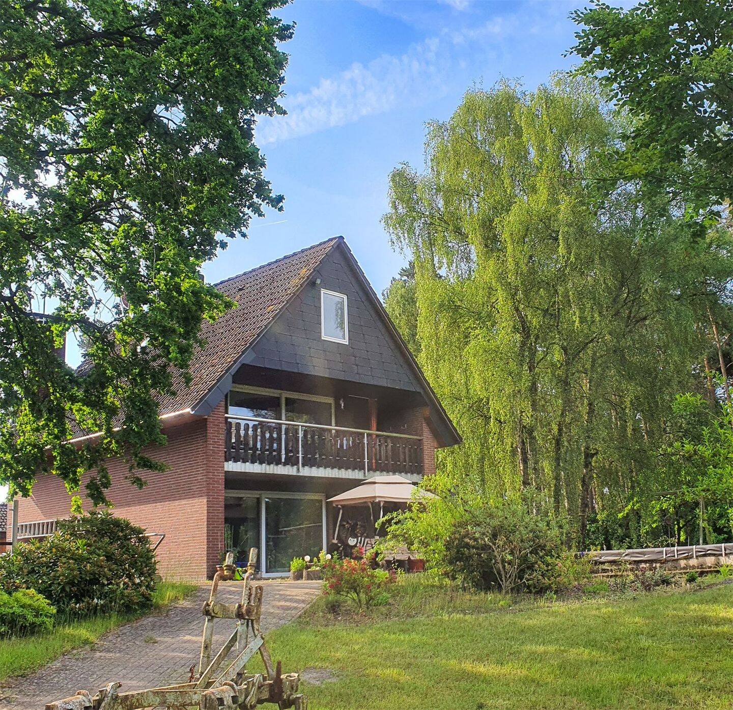 Einfamilienhaus mit Nebengebäuden in einem Ferienhausgebiet zu verkaufen, 31632 Husum