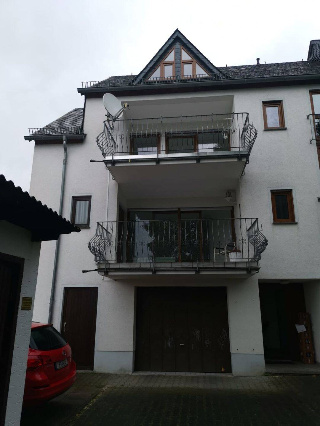 Modernisierte Maisonette-Wohnung mit Sauna, 2 Balkonen, Garten, Garage und Stellplatz in Runkel-Arfurt, 65594 Runkel