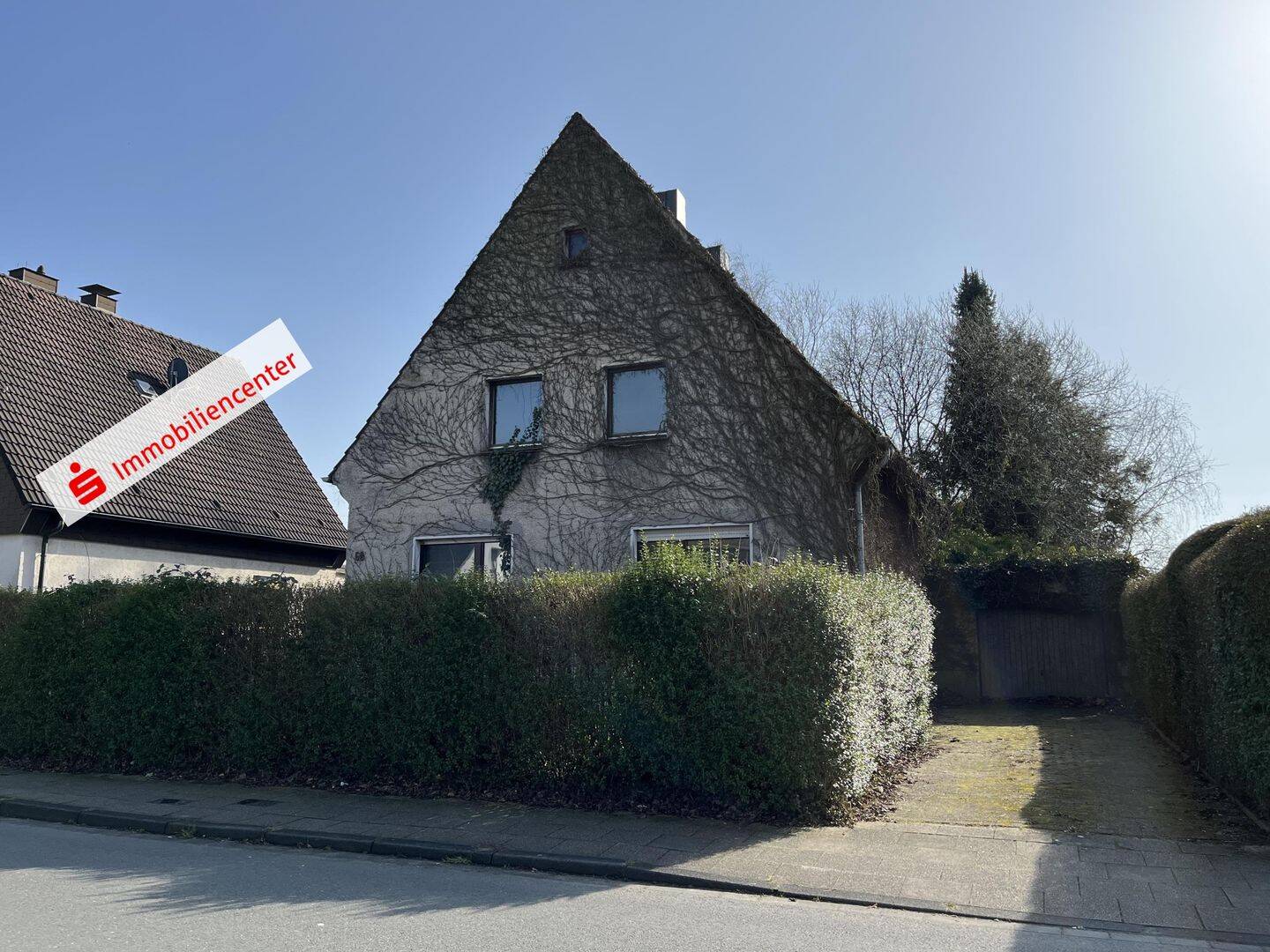Dornröschenhaus mit großem Garten, 45699 Herten