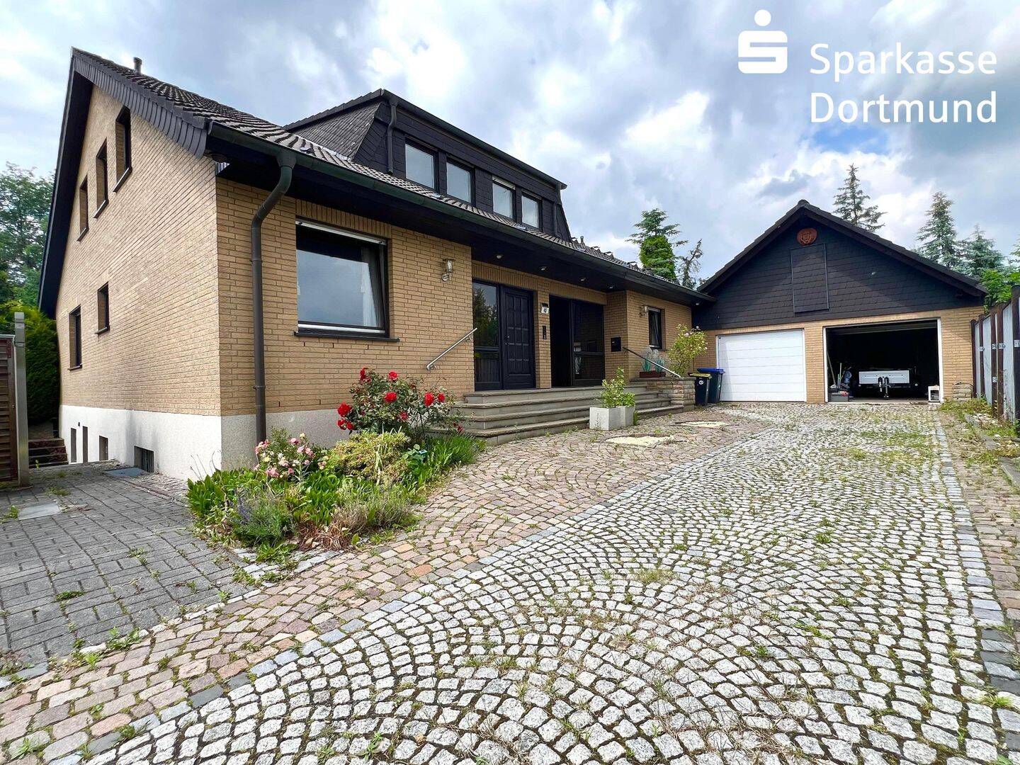 Einfamilienhaus mit zwei Wohneinheiten, 58239 Schwerte