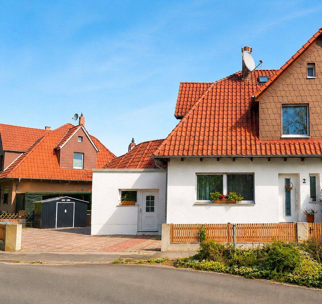 Modernisierte Doppelhaushälfte mit großem Garten in ruhiger grüner Lage von Sehnde, 31319 Sehnde
