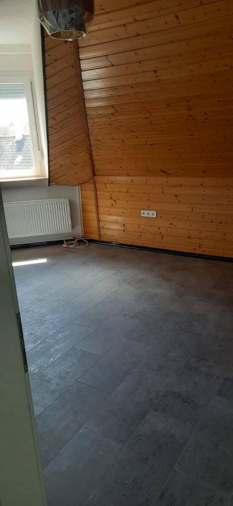 Helle, modernisierte 3-Zimmer-Dachgeschosswohnung in Neunkirchen-Wellesweiler, 66539 Neunkirchen