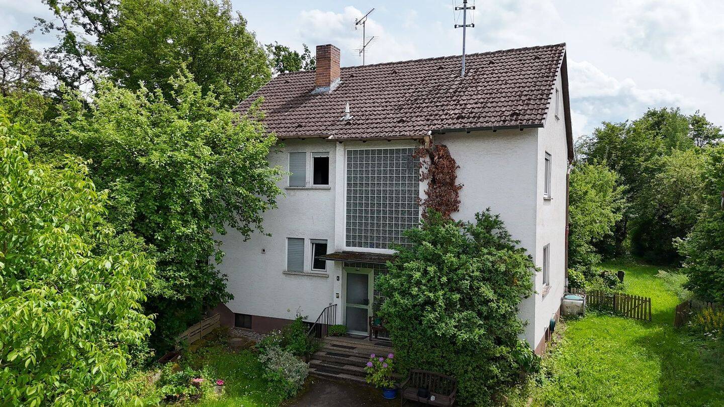 Wohnhaus mit großem Grundstück, Scheune und Doppelgarage in Redwitz/OT, 96257 Redwitz a.d. Rodach