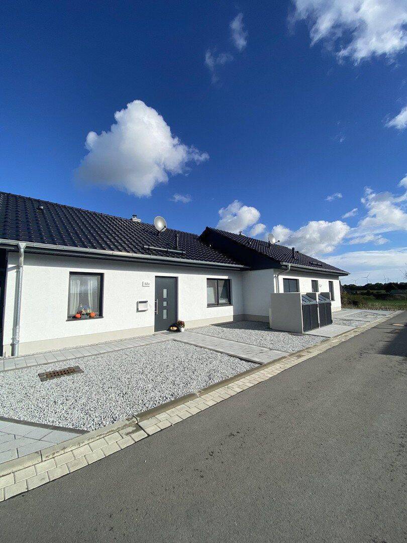 Gepflegter sowie moderner Bungalow mit Terrasse und Garage in Luckau, 15926 Luckau