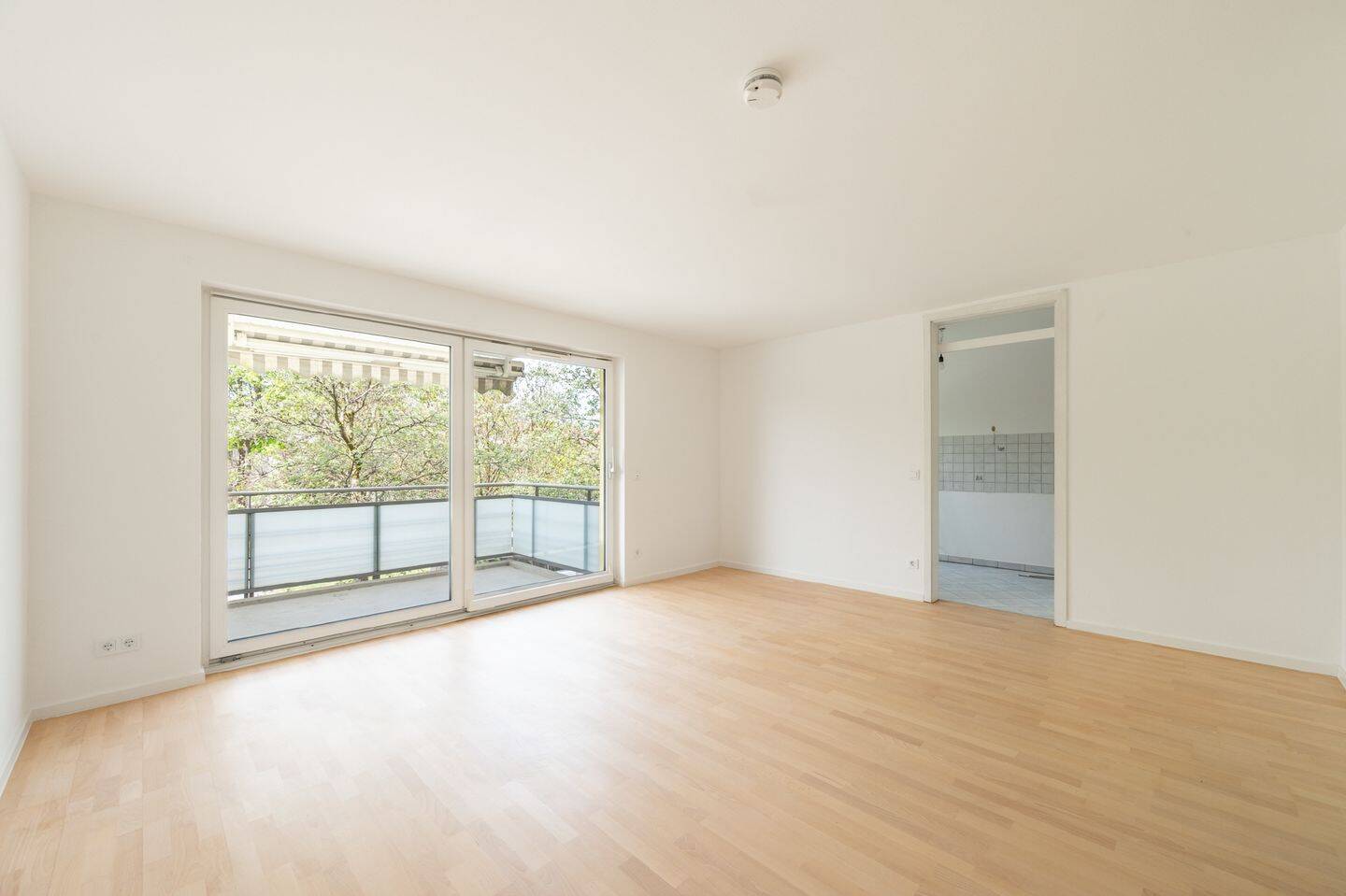 AIGNER – Berg am Laim: Teil-Modernisierte 2-Zimmer-Wohnung zwischen Stadt und Natur, 81671 München (Au-Haidhausen Berg am Laim Ramersdorf-Perlach)