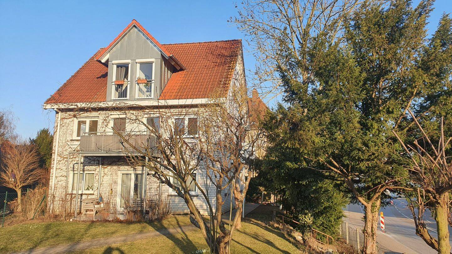 Schöne 2-Zimmer-DG-Wohnung in Regensburg-Kumpfmühl, 93051 Regensburg (Galgenberg Großprüfening-Dechbetten-Königswiesen Kumpfmühl-Ziegetsdorf-Neuprüll)