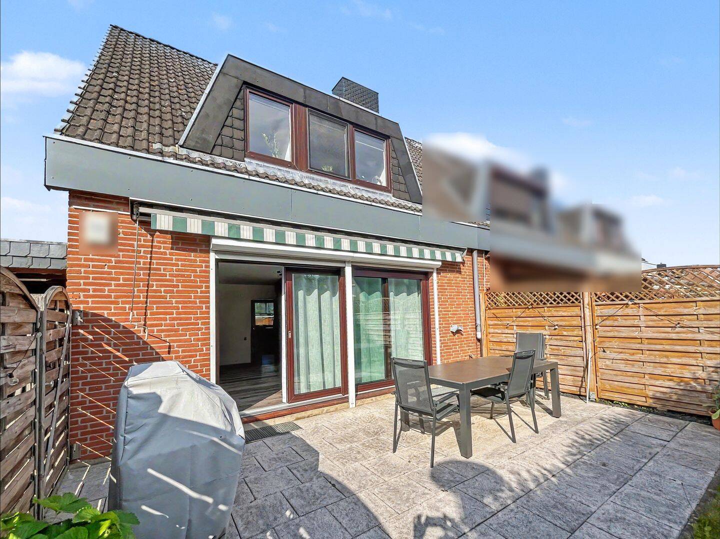 Modernisiertes Reihenendhaus mit Vollkeller, pflegeleichtem Grundstück und Carport in Stockelsdorf, 23617 Stockelsdorf