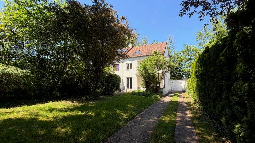 Gemütliche DHH mit großem Garten in ruhiger und grüner Lage von Großhadern, 81377 München (Hadern Sendling-Westpark)