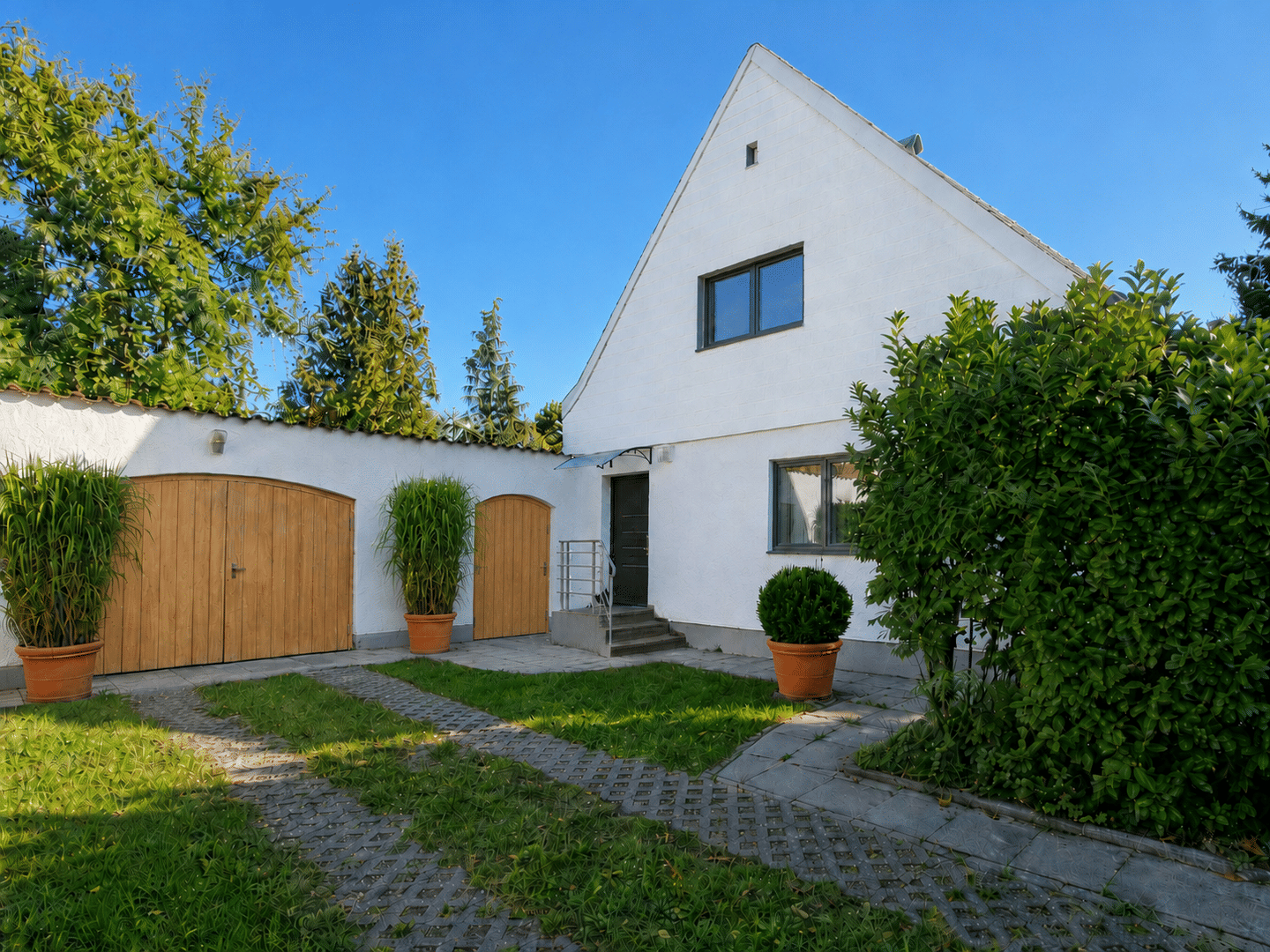 Doppelhaushälfte in München-Berg am Laim mit Garten und Garage – ruhige Lage, 81673 München (Berg am Laim)