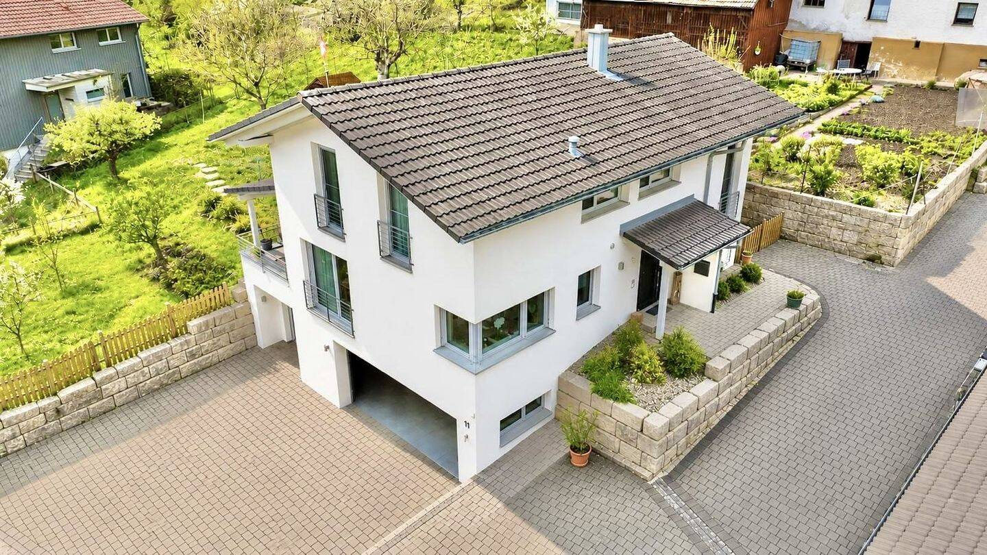 Attraktives Einfamilienhaus mit großzügigem Garten im Grünen, 79801 Hohentengen am Hochrhein